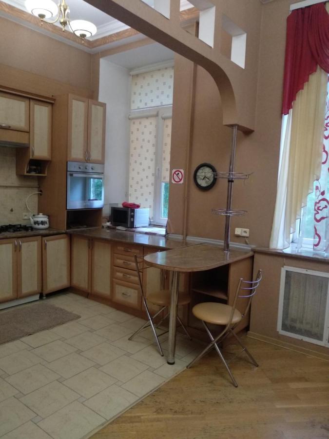 Appartement Центр, Євгена Коновальця, 3 à Lutsʼk Extérieur photo