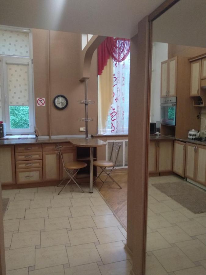 Appartement Центр, Євгена Коновальця, 3 à Lutsʼk Extérieur photo